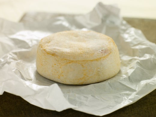 Emballer les fromages dans du plastique, n'est pas une bonne idée. Voici pourquoi.